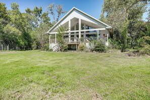 Exterior - Franklin Home w/ Water Views: Outdoor Dining Area! (Franklin)