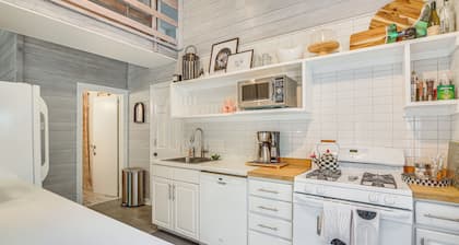 Serene Holmes Cottage Near Lakes & Trails!