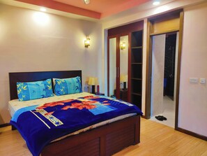 2 bedrooms, iron/ironing board, WiFi, bed sheets - Varioline Apartment Murree Near Mall Road Or Chairlift (Murree)