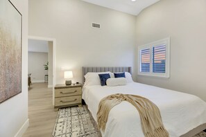 4 chambres, fer et planche à repasser, Wi-Fi, draps fournis