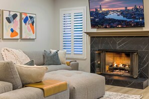 TV connectée, cheminée