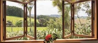 Kotare Studio Touch of Tuscany in Matakana