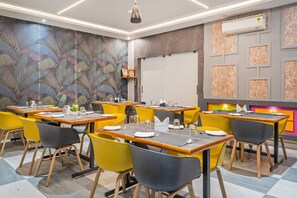 Restaurant - Treebo Imperia, Kommadi (Visakhapatnam)