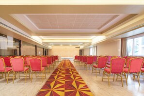 Banquet hall - Treebo Imperia, Kommadi (Visakhapatnam)