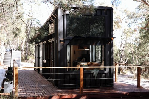 SHAK Halls Gap **Luxury Off-Grid Tiny House**