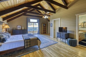 3 bedrooms, free WiFi, bed sheets - Secluded Cabin: Hot Tub, Pet-Friendly, 3.5 Acres, Stunning Mountain Views, Starlink Wifi, Fire Pit! (Pagosa Springs)