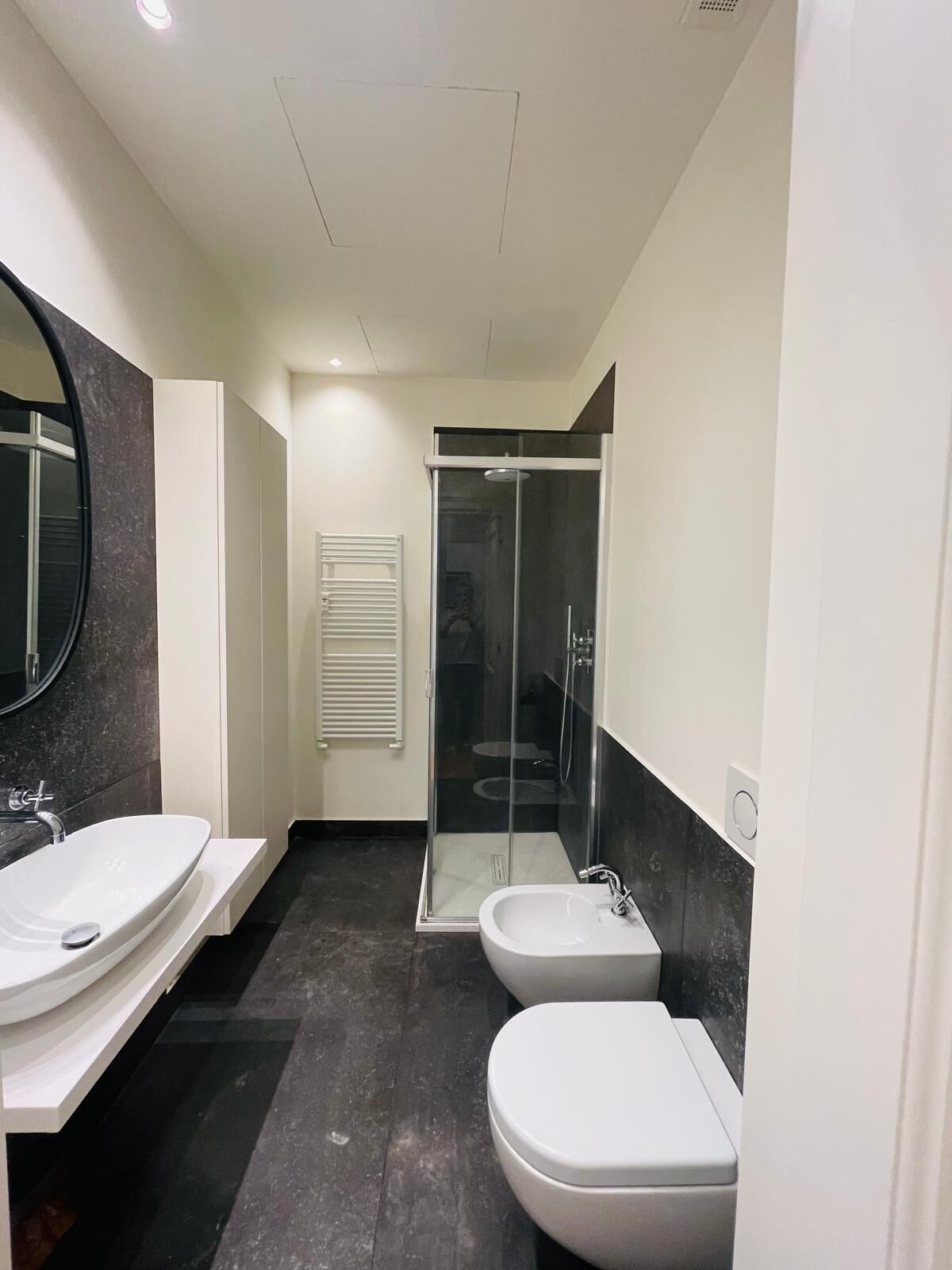 Doccia, asciugacapelli, bidet, asciugamani