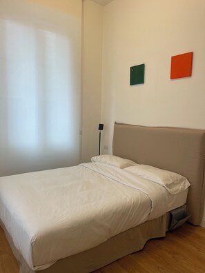 2 bedrooms, iron/ironing board, travel crib, free WiFi - Elegant and bright apartment in the center of Milan, Risorgimento area (Milano)
