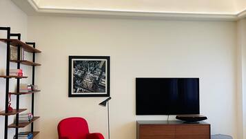 TV connectée, livres, vidéothÚque, chaßne hi-fi