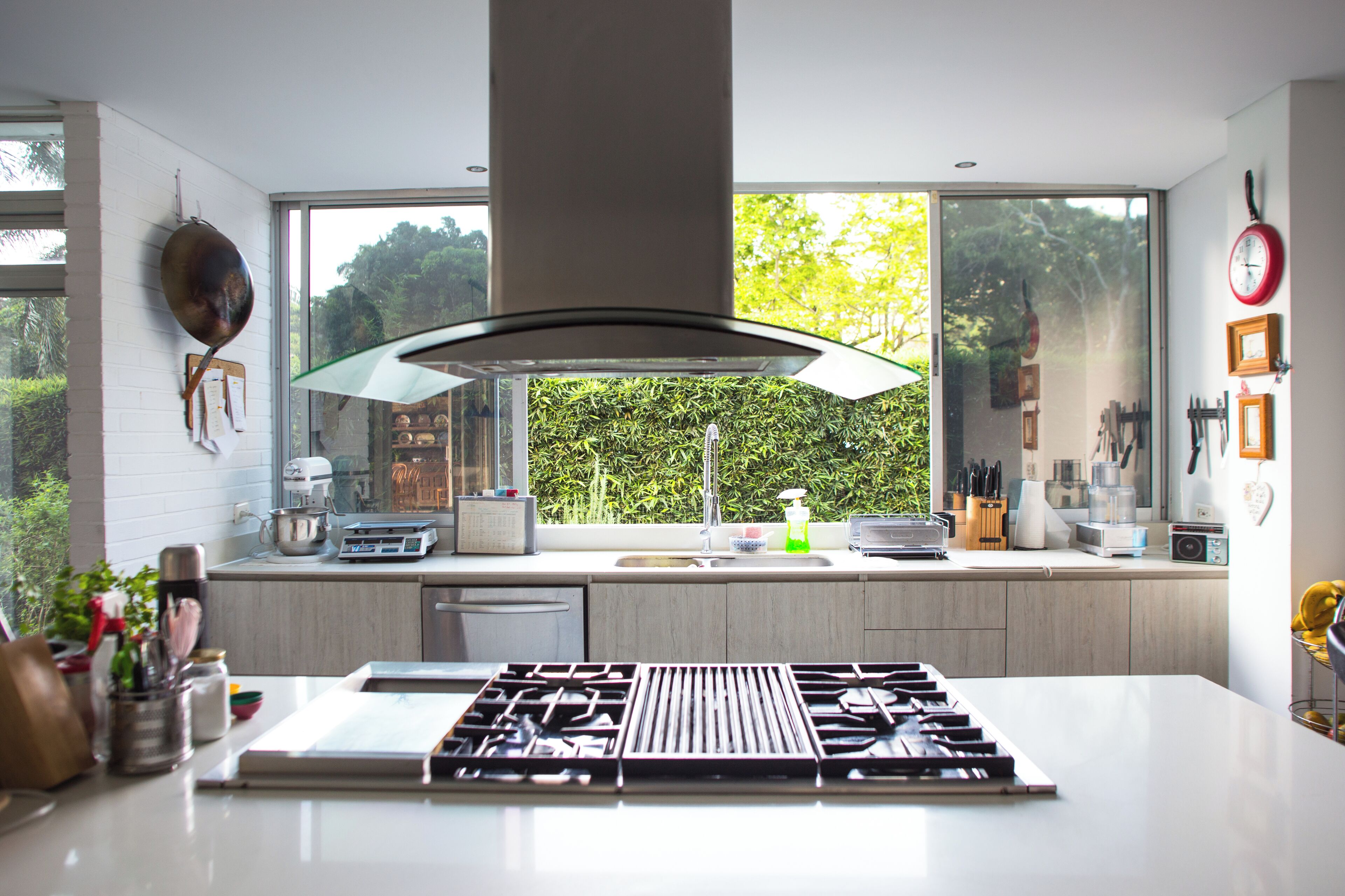 Refrigerador, microondas, horno y parrilla de estufa 