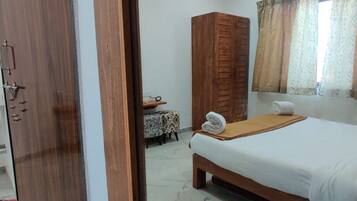 Deluxe Double Room, Balcony, Garden View | Free WiFi