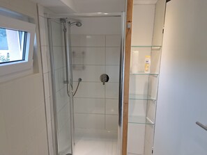 Doccia, asciugacapelli, asciugamani