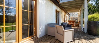 Holiday Apartment "Eichenhof" with Shared Terrace, Private Garden and Wi-Fi