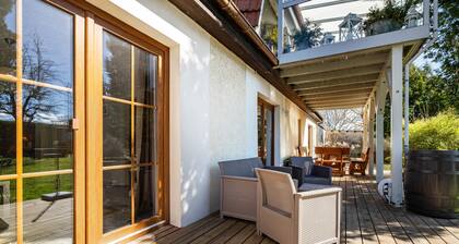 Ferienwohnung Eichenhof" mit gemeinsamer Terrasse, privatem Garten und Wi-Fi
