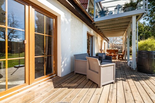 Ferienwohnung Eichenhof" mit gemeinsamer Terrasse, privatem Garten und Wi-Fi