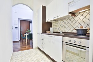 Four, plaque de cuisson