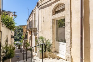 Exterior detail - I Bassi Di Casa Moncada - Ground Floor Apartment (Ragusa)