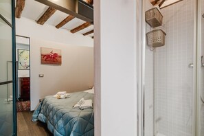 1 chambre, fer et planche à repasser, Wi-Fi, literie fournie