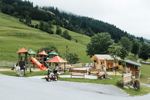 Children’s play area – outdoor