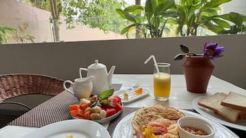 Daily English breakfast (USD 5 per person)