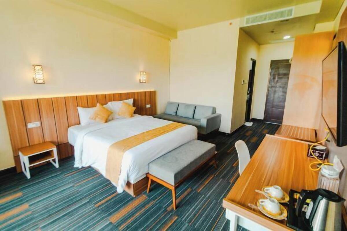 Minibar, bed sheets