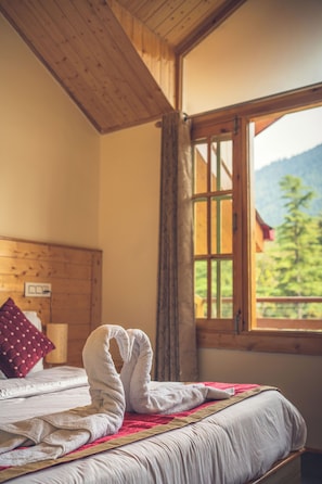 Premium Double Room | Premium bedding, individually decorated, laptop workspace, soundproofing