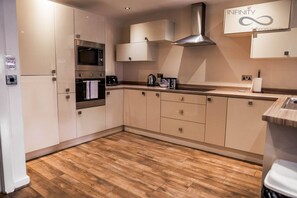 Apartamento | 12 quartos, quartos à prova de som