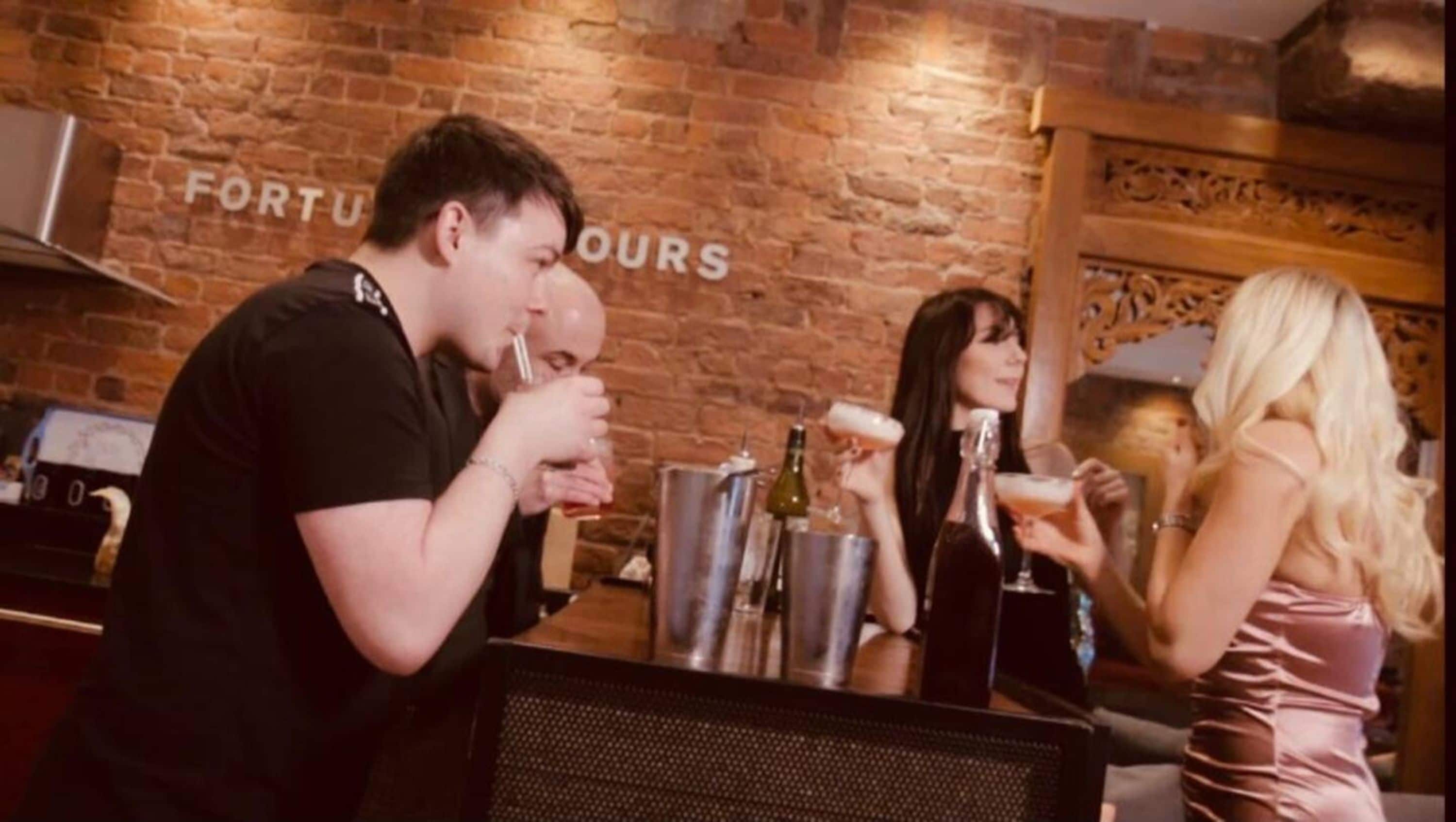 อพาร์ทเมนท์ | 12 ห้องนอน, ห้องเก็บเสียง