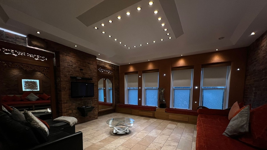 Contractor Bookers at Infinity Apartments