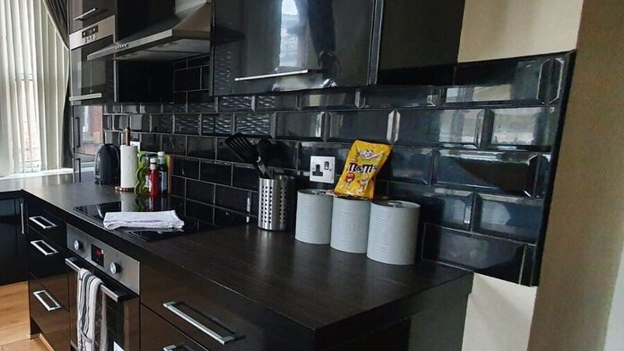 Contractor Bookers at Infinity Apartments