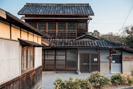 Exterior. Benton Guesthouse: Private Nostalgic Shōwa-era Countryside House: former Akiya