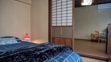 3 bedrooms, desk, free WiFi, bed sheets