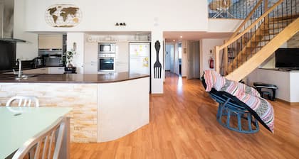 3* family duplex near the sea, Spain and the mountains. Pets allowed