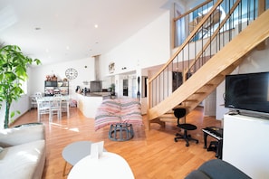 Televisor intel·ligent, llibres, oficines i impressores 