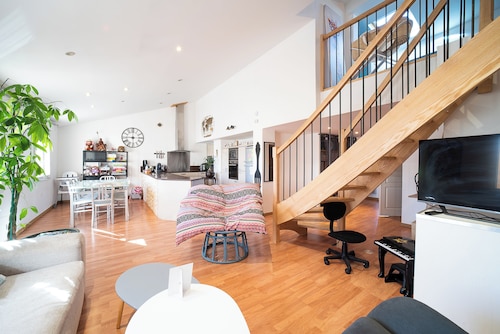 Duplex familial 3* près de la mer, l'Espagne et de la montagne. Animaux acceptés