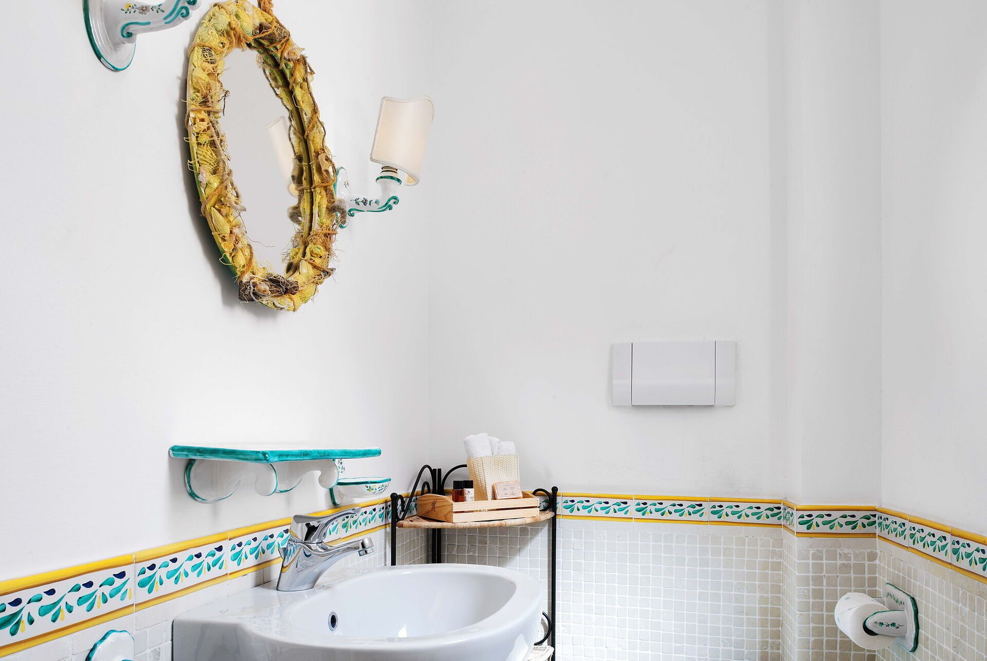Autumn, Bathroom, Spring, Summer, Winter
