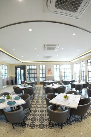 Restaurant - The Byke Shanti Villa  (Mahabaleshwar)