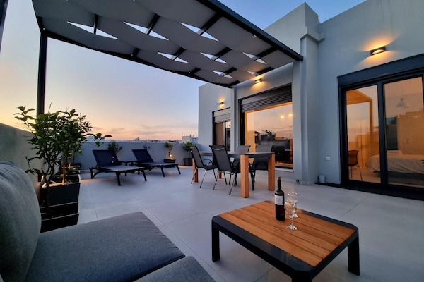 Penthouse Suite. Park View | Teres/patio