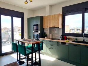 Penthouse Suite. Park View | 専用キッチン | コンロ、エスプレッソマシン、コーヒー / ティーメーカー、電気ポット