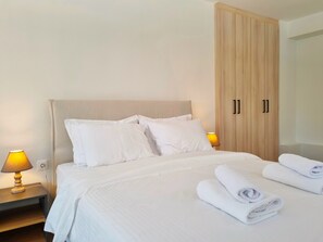 Suite Superior, pemandangan taman | Seprai premium, tempat tidur Tempur-Pendic, dan brankas