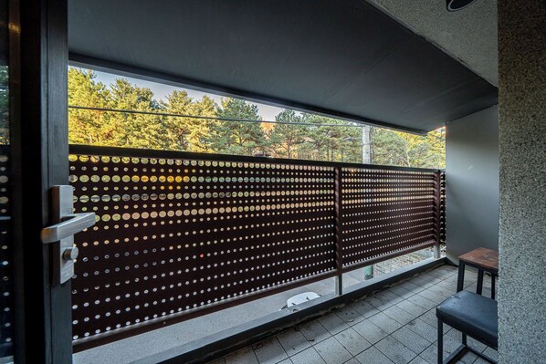 Premium Double Room, Non Smoking, Park View | Terrace/patio - Jam22 Hotel (Suwon)