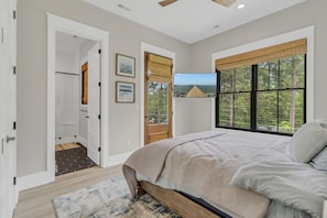 4 bedrooms, desk, iron/ironing board, free WiFi - Serenity on the Rappahannock (White Stone)
