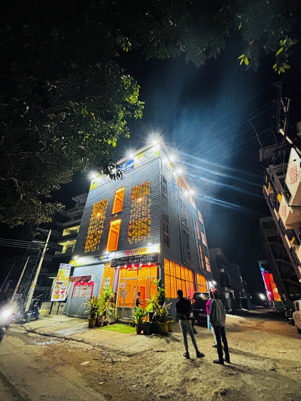 Front of property – evening/night