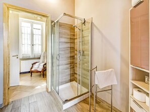 Bathroom | Shower - Luxurious Apartment in Portacomaro in a Cosy Environment (Portacomaro)