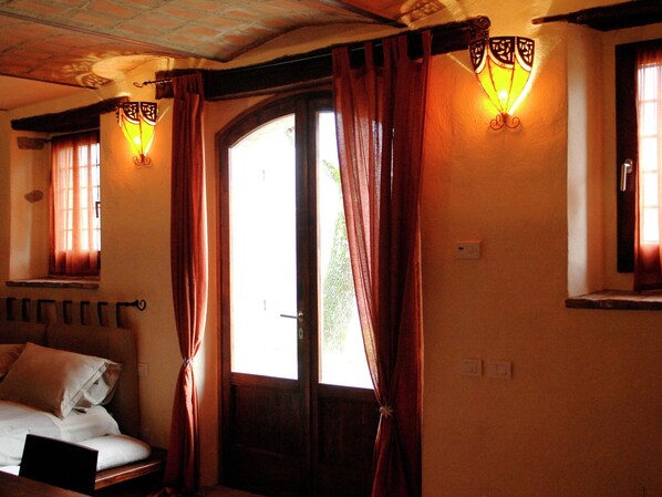 3 bedrooms, bed sheets