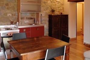 Classic House, 3 Bedrooms | Dining