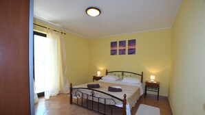 Room - Lovely Apartment With Pool in Porec (Porec)