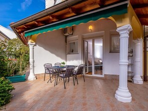Classic Apartment, 3 Bedrooms | Balcony