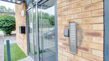 Classic Apartment, 1 Bedroom | Reception