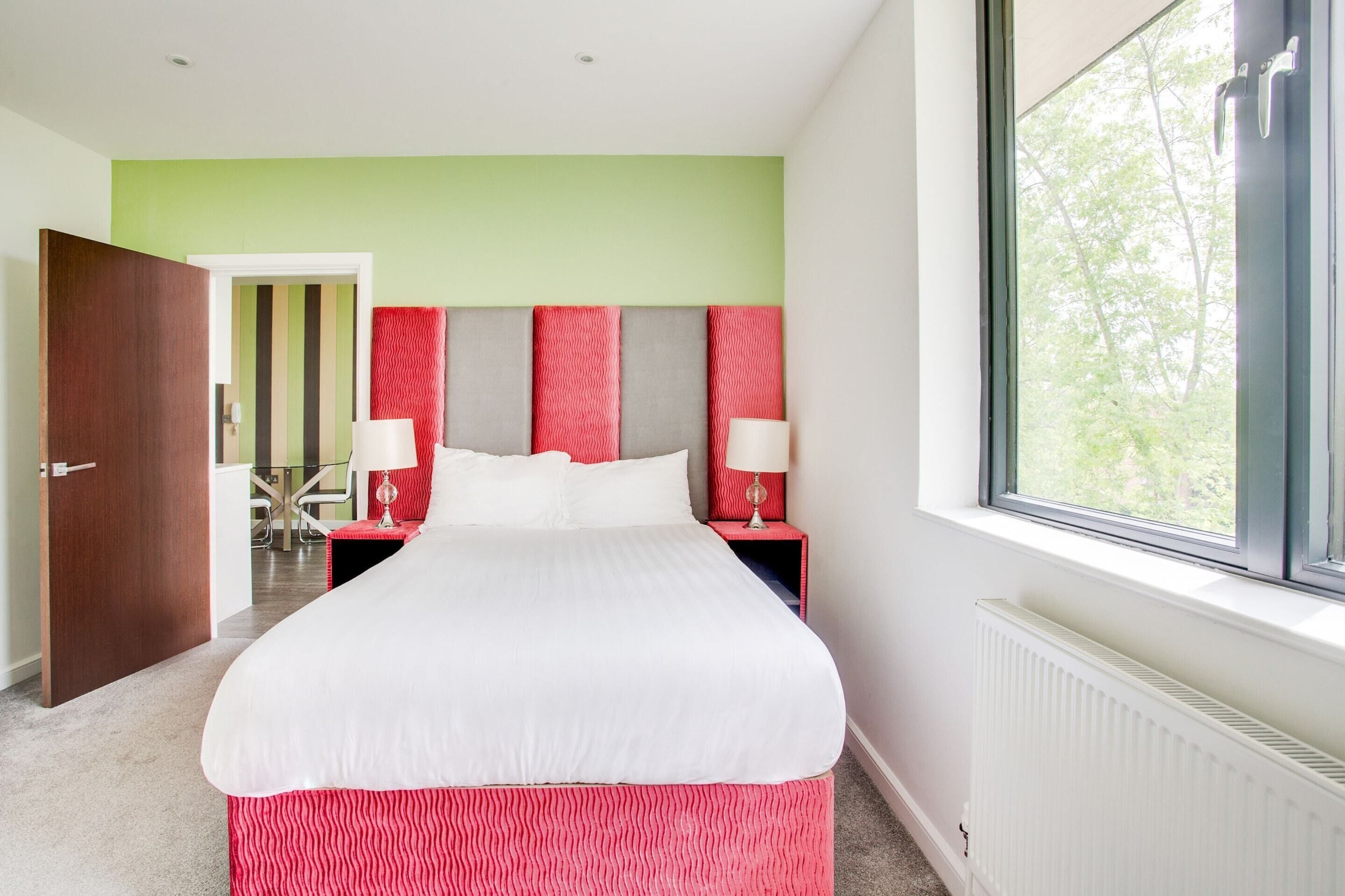 1 bedroom, bed sheets